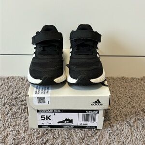 Adidas Duramo 10 EL I 
Size 5K (toddler)